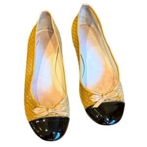 Delman basket weave with patent cap toe size 9